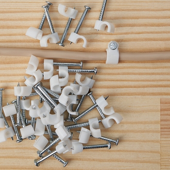 Крепеж кабеля круглый 3мм, белый (50 шт/уп) REXANT