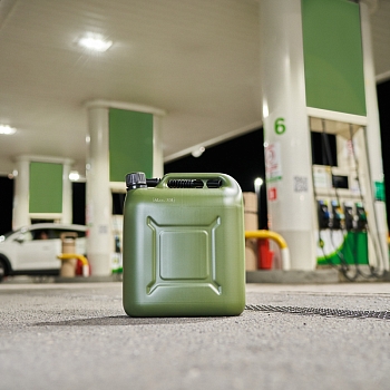 Канистра для ГСМ и технических жидкостей, вертикальная, 20л, пластиковая, усиленная REXANT