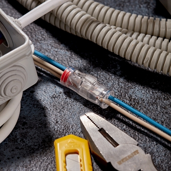 Экспресс-клемма СМК 2273-2x2R проходная разъемная 2 полюса 2х2-проводная 0,5-2,5мм² (50 шт/уп) REXANT